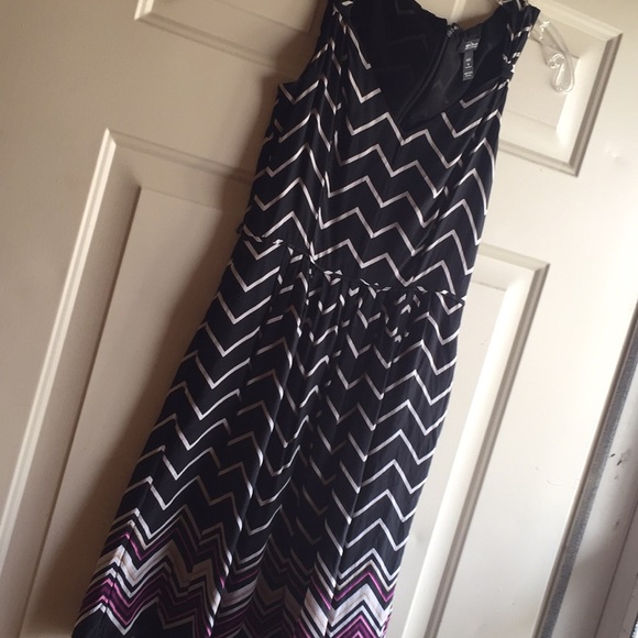 Sale Only🌸WH/BM DRESS - Picture 2 of 5